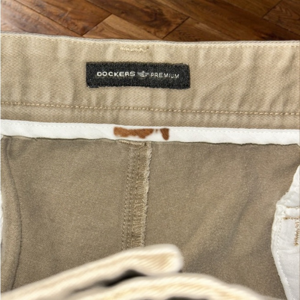 Dockers Premium Khaki Trousers
